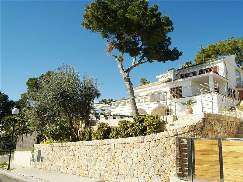 Villa Alcanada - Family Only *