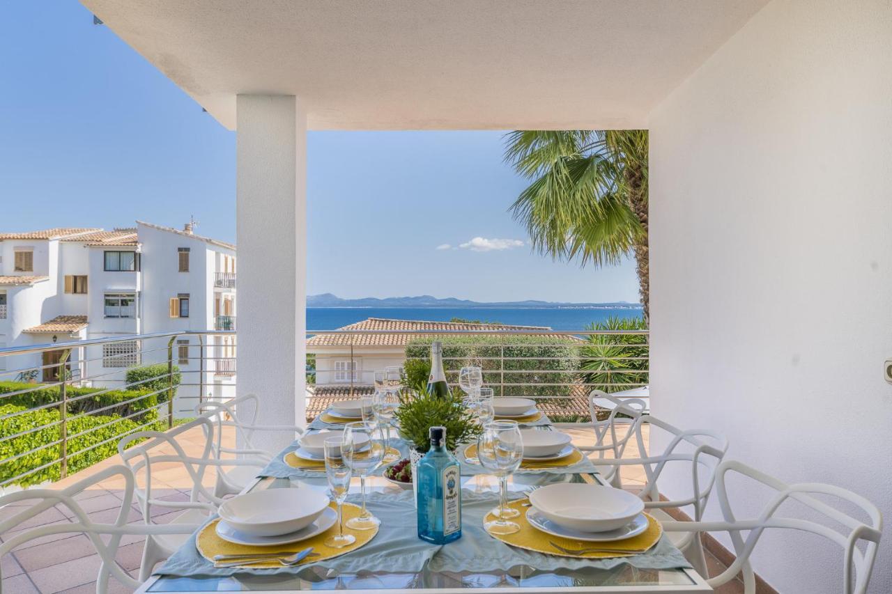 Villa Alcanada - Family Only