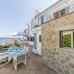 Villa Alcanada - Family Only