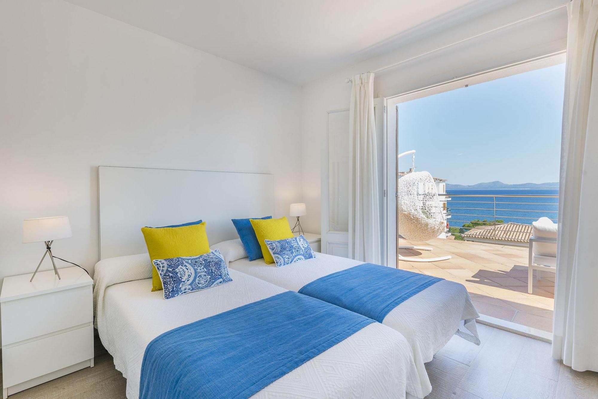 Alcanada - Family Only Villa